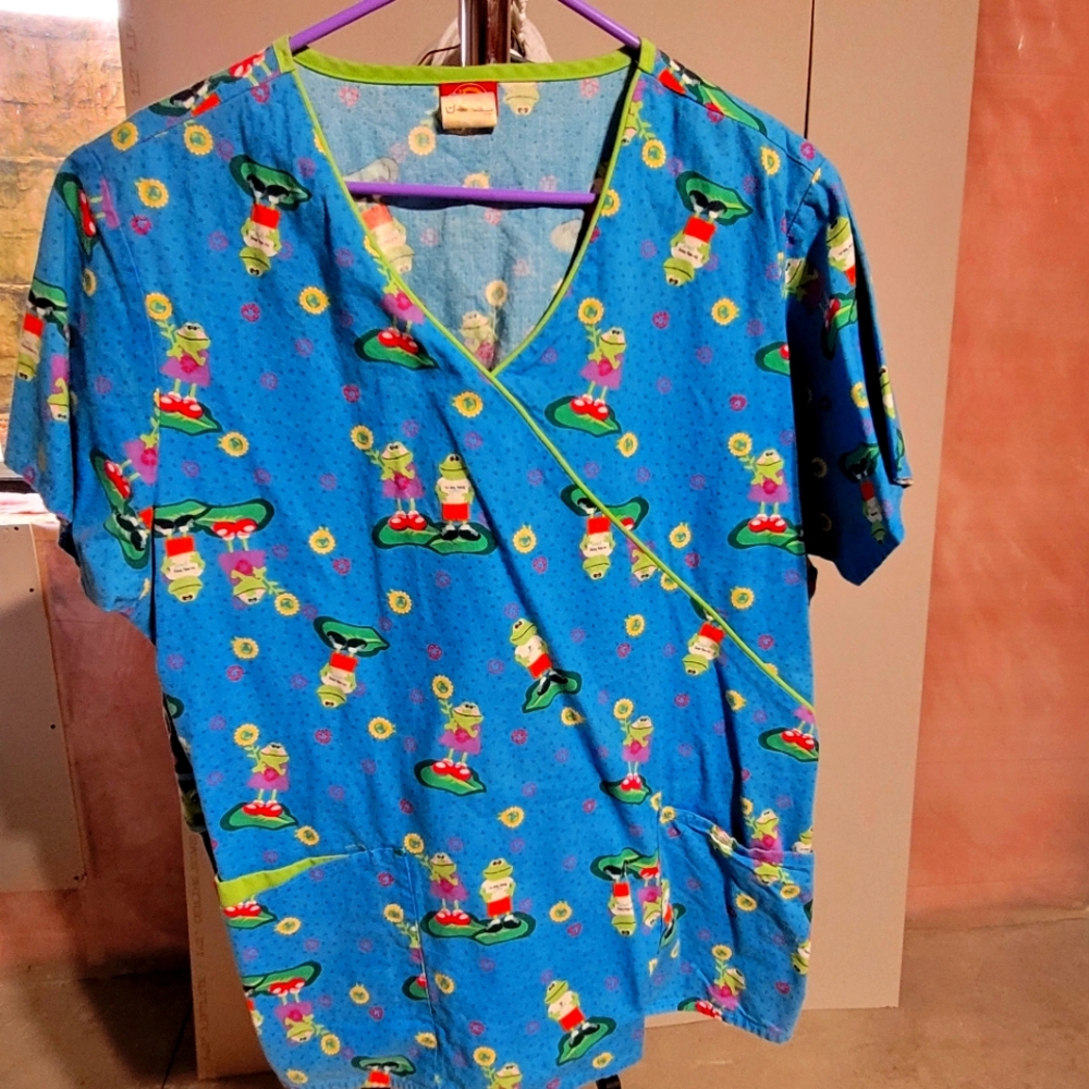 Women's scrub top